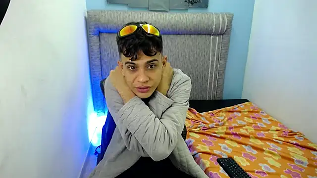 zacariasss_ élő XXX-chatje