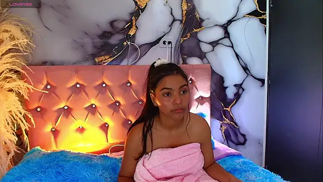 Megaan__foxx élő XXX-chatje