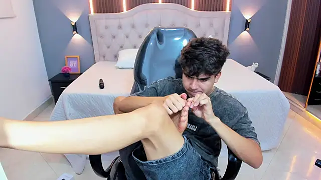 Živý XXX chat Tommy18__