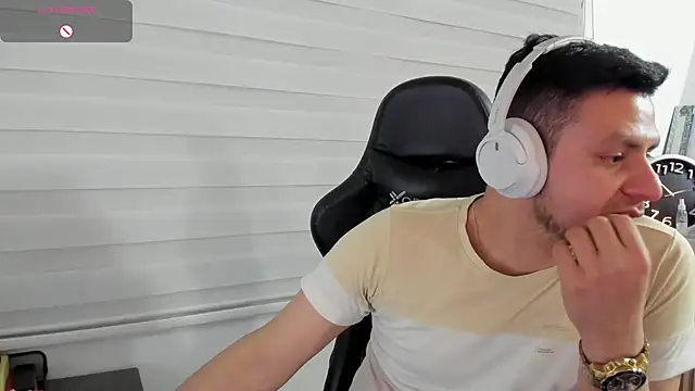 Rick_Adams 现场XXX聊天