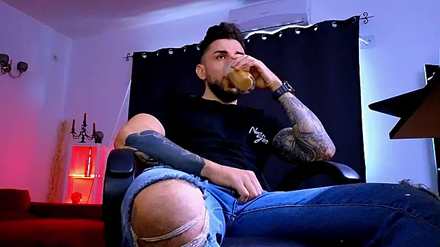 MightyAaron66 Chat XXX in diretta