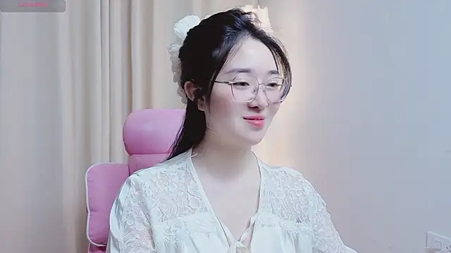 Chat XXX en directo de Miu-999