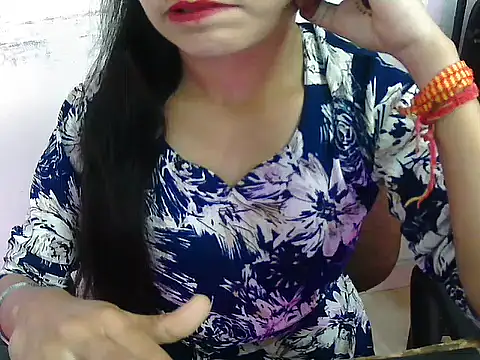 Hotsurbhi 即時 XXX 聊天