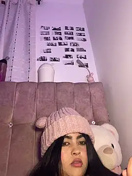 sarita_violet07 Adlı Modelin Canlı XXX Sohbeti