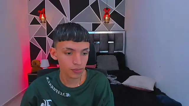 Juan_Nd_Steven 现场XXX聊天