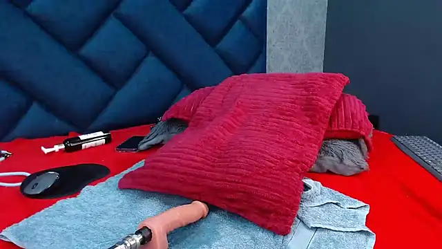 shanthal_bllizz Show in webcam