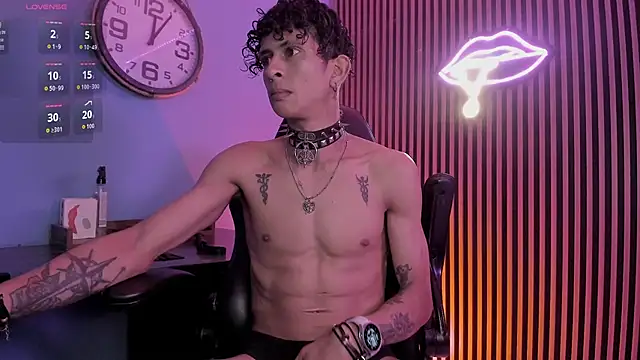 Pokazy przed kamerką – Maximoking26