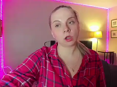 callme_iva's Live XXX Chat