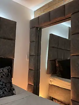 XXX chat uživo modela BrigitteVons