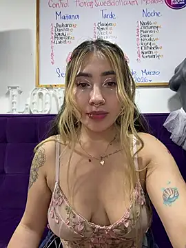 ManuelaVeeleezのウェブカメラショー