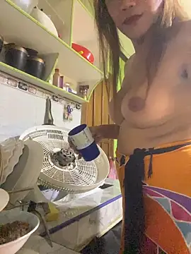 دردشة ASIANMISTRESSSS الجنسية المباشرة