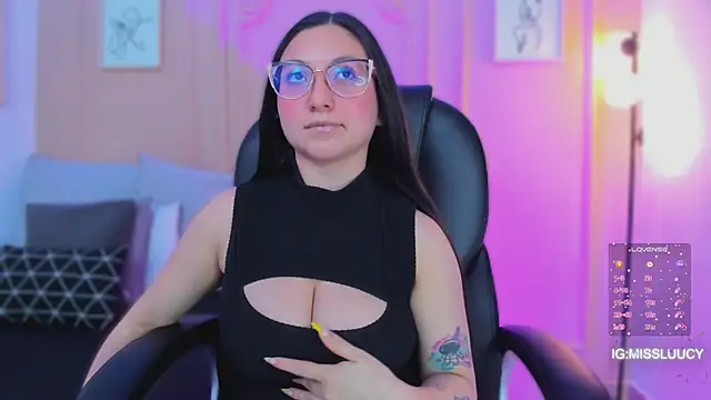 XXX chat uživo modela lucy_neil