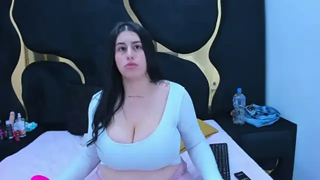 Criistaal_'s Live XXX Chat