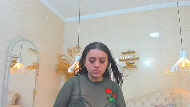 دردشة Lunaa_Abril الجنسية المباشرة