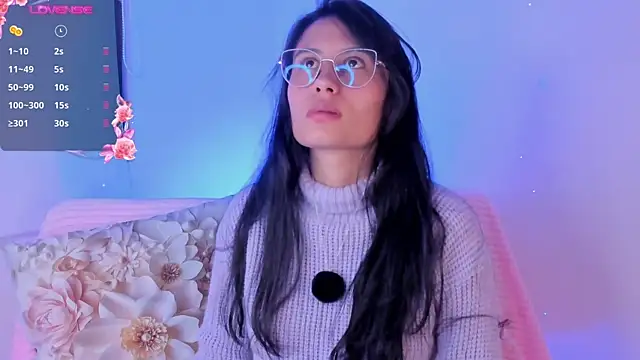 NayeCloudn Live XXX chat