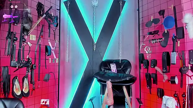 MissScarlet_Ela_bdsm 网络视讯表演