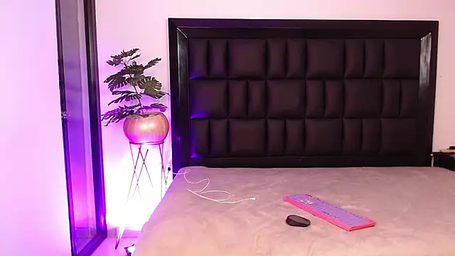 Živý XXX chat mia_roosee1