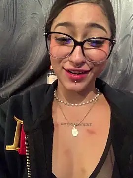 LilithMonette Show in webcam