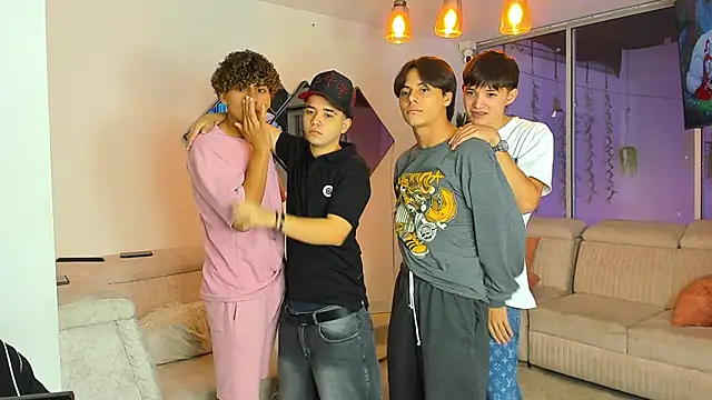 Houseofwarrios Adlı Modelin Canlı XXX Sohbeti