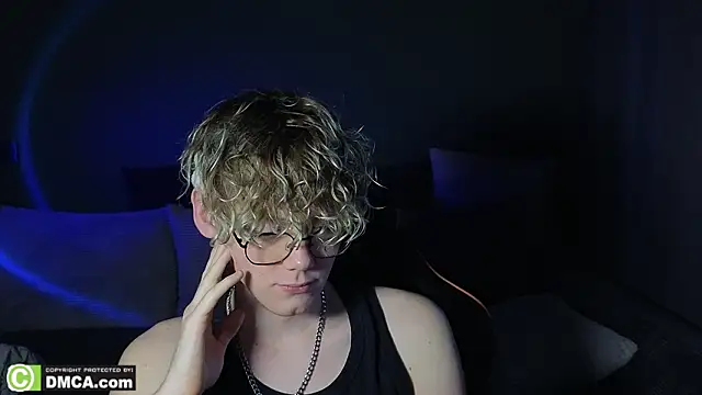 Keytaro: απευθείας συνομιλία ΧΧΧ