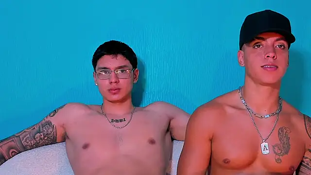 junior_friendss – Live XXX-chat