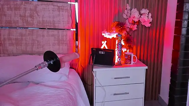 Emberrvelvetn Live XXX chat