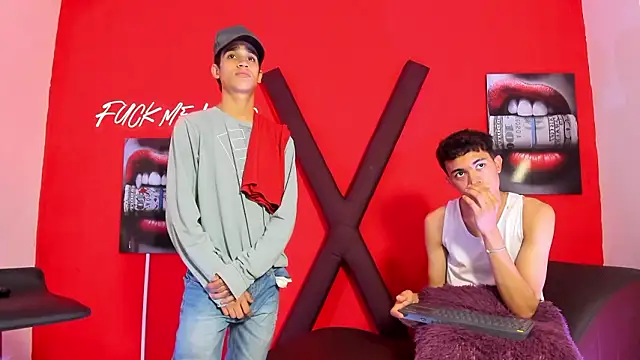 Show modela SKYN_MAN na web-kameri