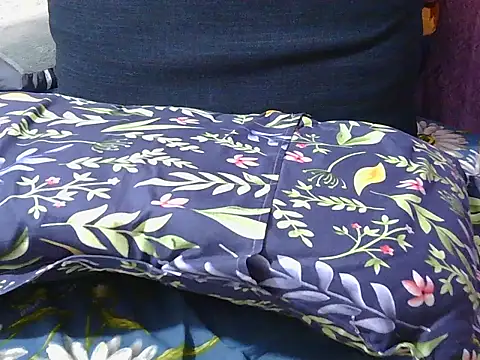 Clomilan0001 Live XXX-Chat