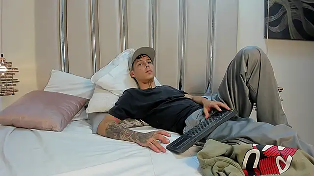 แชท XXX สดของ Ethan_Wolfe