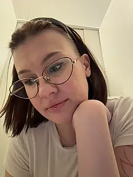 RinaCat Adlı Modelin Canlı XXX Sohbeti