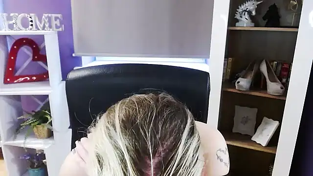 Zoey_Erotic Chat XXX in diretta