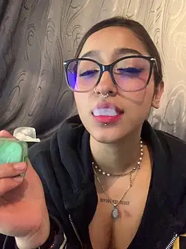 Chat XXX ao vivo de LilithMonette