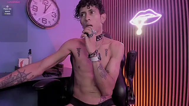 Maximoking26 Live XXX Chat