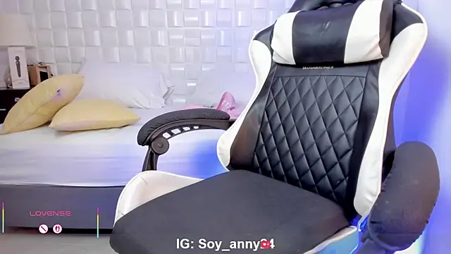 anny_rouse24's Live XXX Chat