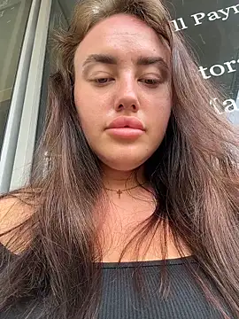 KiraSunshine Chat XXX in diretta