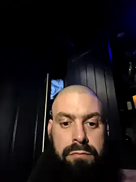 BigDonnyBig: διαδικτυακό σόου στην κάμερα