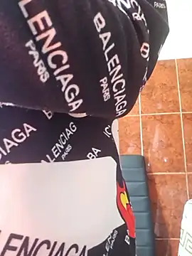 LadyTouchのライブXXXチャット