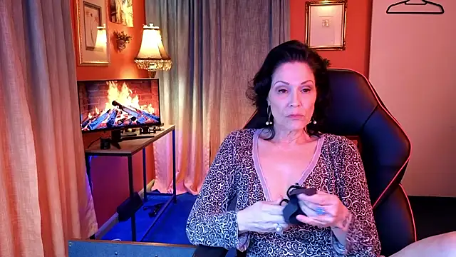 Jujutopia Adlı Modelin Canlı XXX Sohbeti