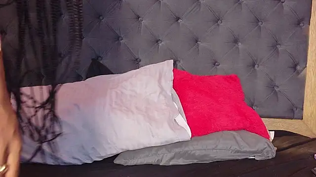 YayaHiltonn Live XXX chat