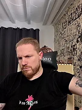 XXX chat uživo modela kylie_blck