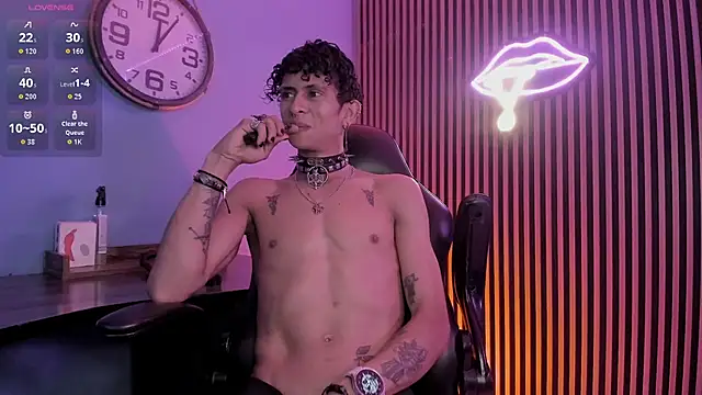 Maximoking26's Live XXX Chat