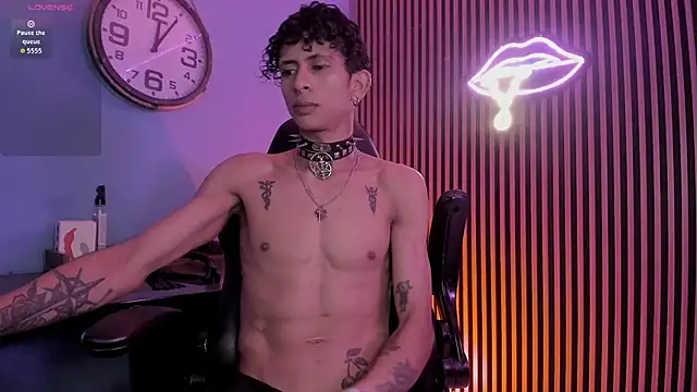 Maximoking26's Live XXX Chat