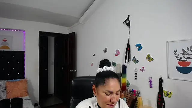 mature_bigboobs10 Live XXX Chat