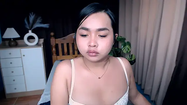 hoellygia ওয়েবক্যাম শো