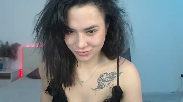 RoxannePure Chat XXX in diretta