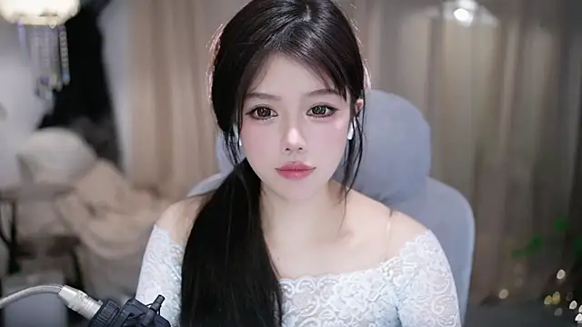 Cecily Adlı Modelin Canlı XXX Sohbeti