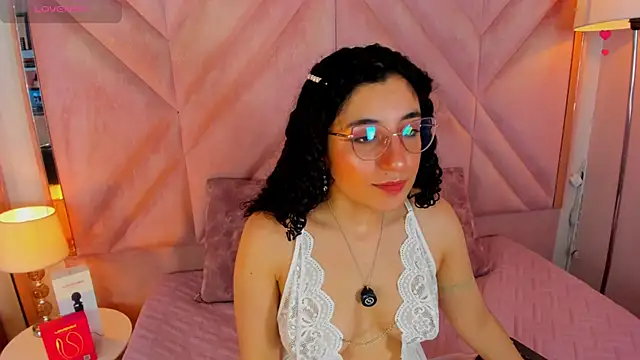 Chat XXX ao vivo de DemiJones_