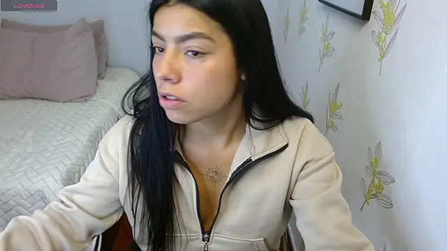 Chatroom XXX en direct de Laia_white