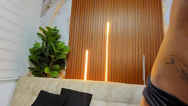 Jonathan_Guzman_ Webcam-Show