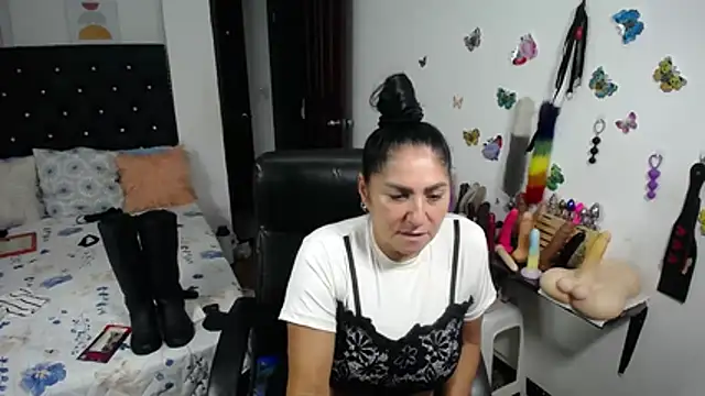 mature_bigboobs10's Webcam Show